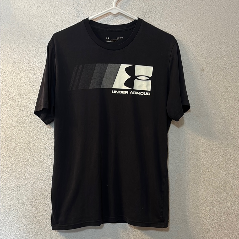 Under Armour Black Short Sleeve Tee Athletic Comfort